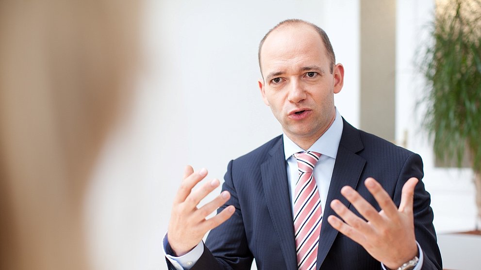 Dr. Thomas Hofer
