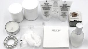 Beauty-Produkte in Kleinverpackungen
