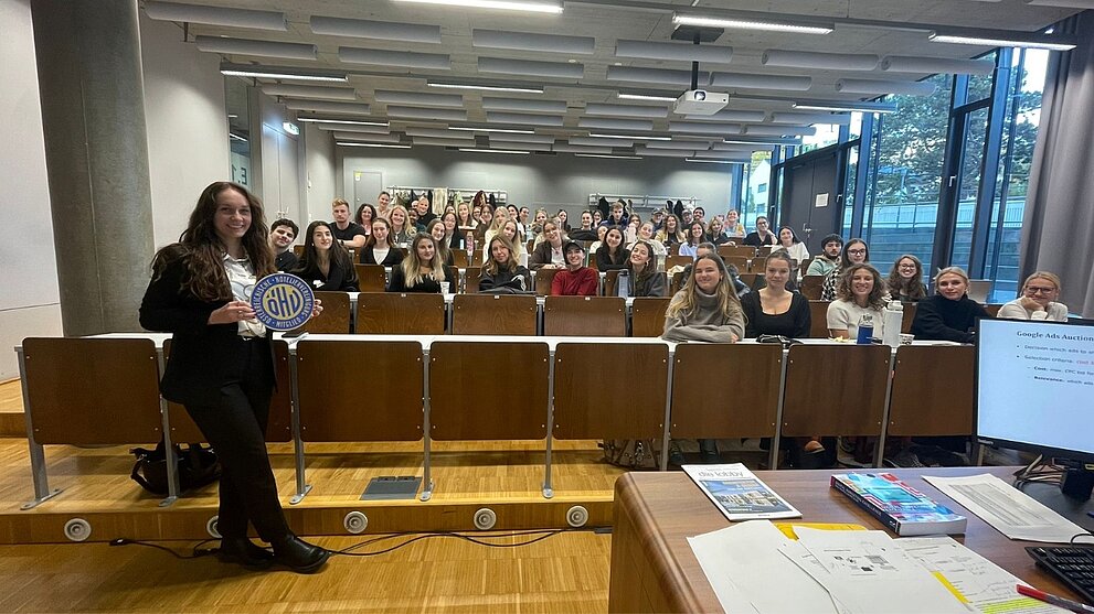 Theorie trifft Praxis: Studierende des IMC Krems arbeiten an echten ÖHV-Kampagnen