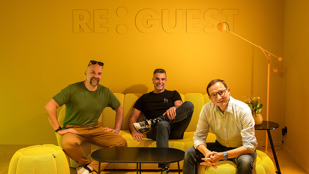 ReGuest übernimmt 30 % der Servecloud AG