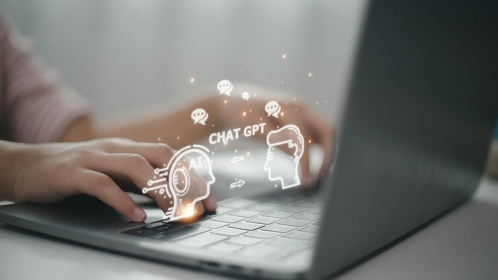 Webinar „Künstliche Revolution – wie KI & ChatGPT Hotelmitarbeiter:innen entlasten", 19.02.24