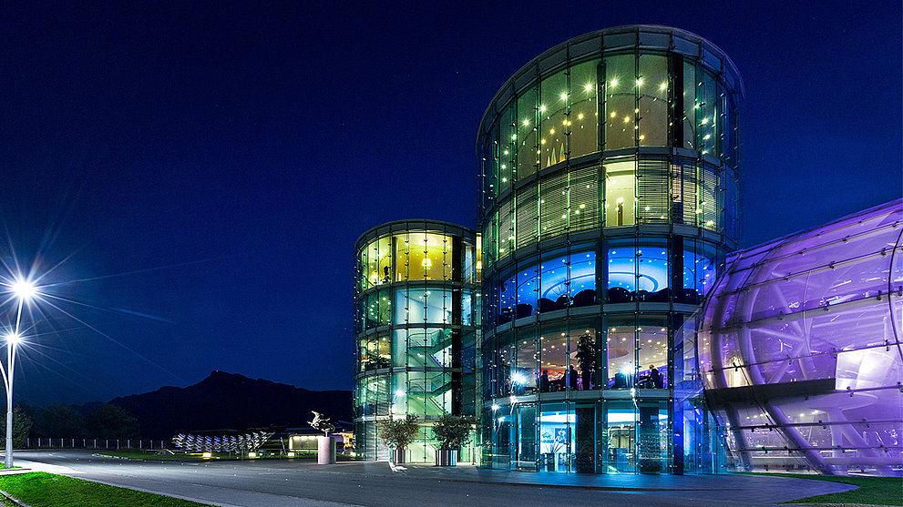Top-Expert:innen & beste Unterhaltung in Hangar-7 und Residenz: ÖHV-Kongress zur Zukunft des Tourismus