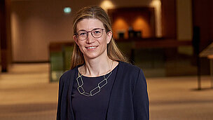 Frau mit Brille