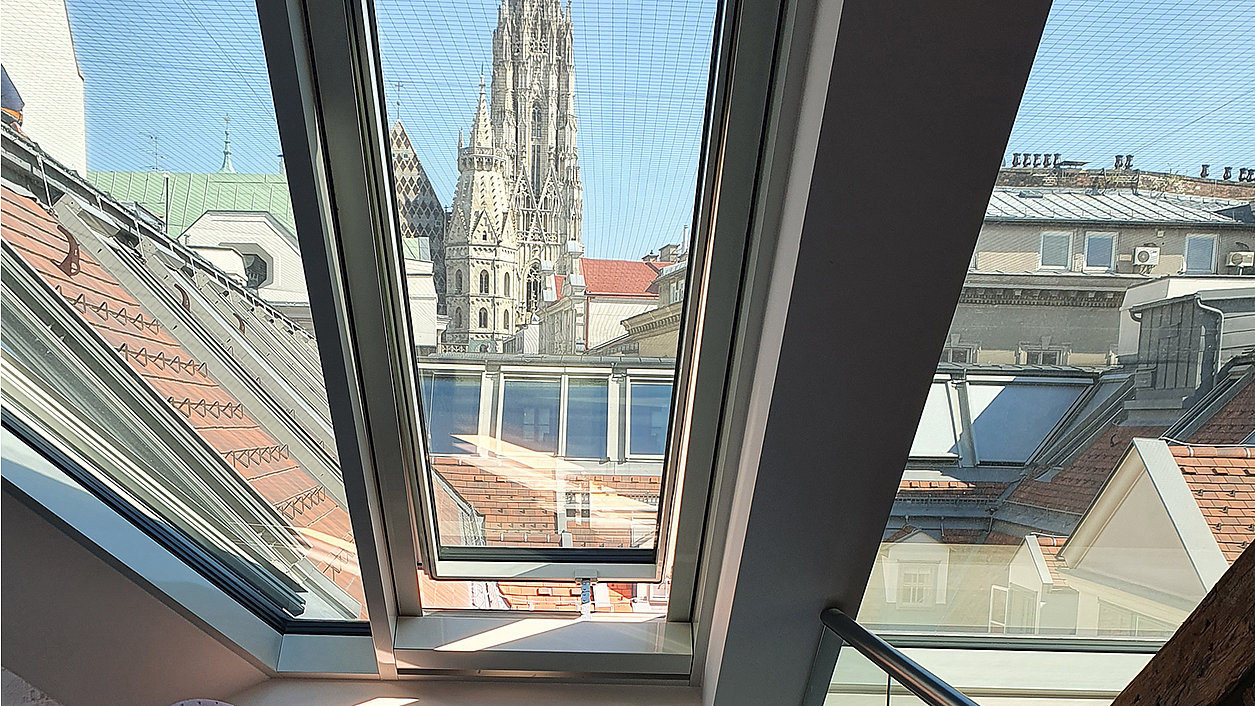 Ausblick von einem Zimmer des THE LEO GRAND auf den Stephansdom