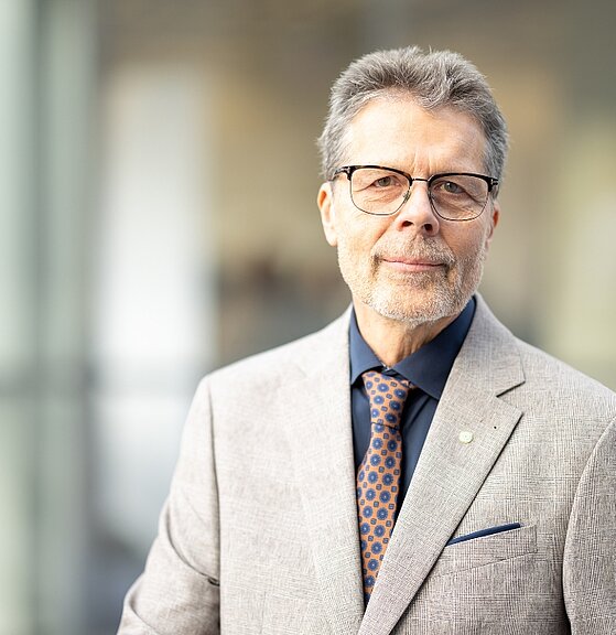 Fitness-Check: Enormer Anstieg der Mitarbeiterkosten, GOP stagniert, Betriebe unter Druck