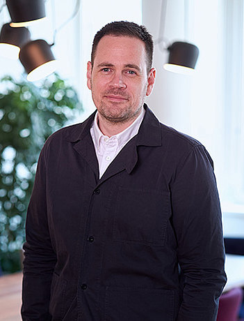 Oliver Schenk MA