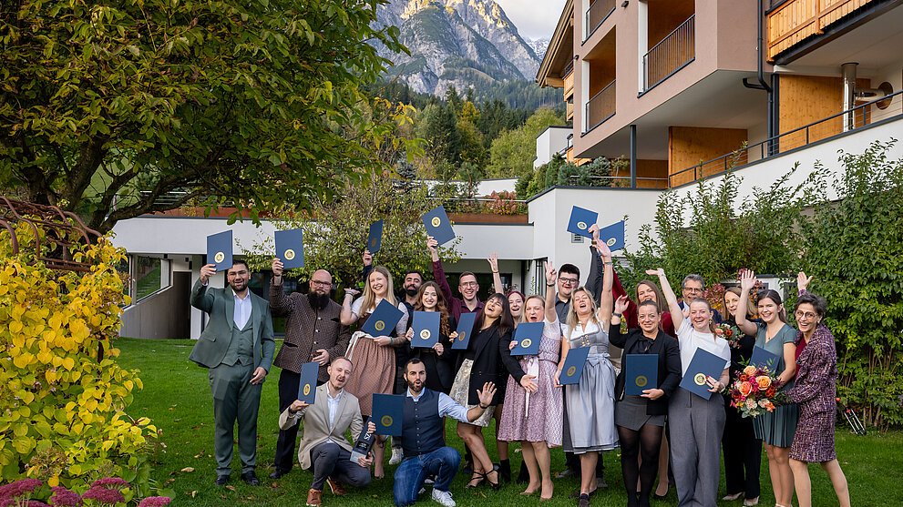 Erfolgreich abgeschlossen! ÖHV gratuliert Absolvent:innen der Abteilungsleiterakademie 2025