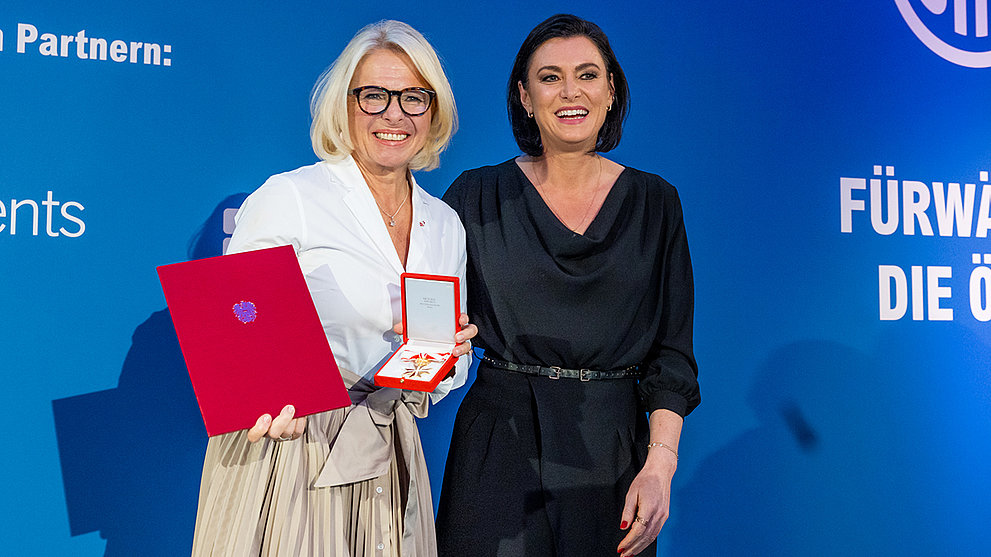 Republik dankt langjähriger ÖHV-Präsidentin: Goldenes Ehrenzeichen für „Vorreiterin Reitterer“