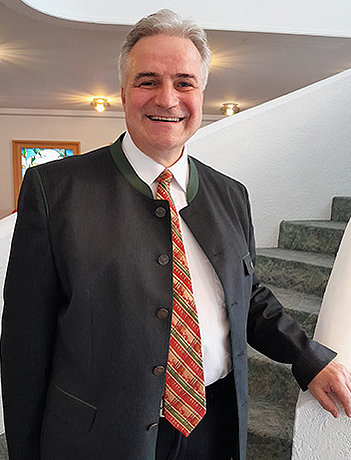 Gerhard Schmidt Gerhard Schmidt