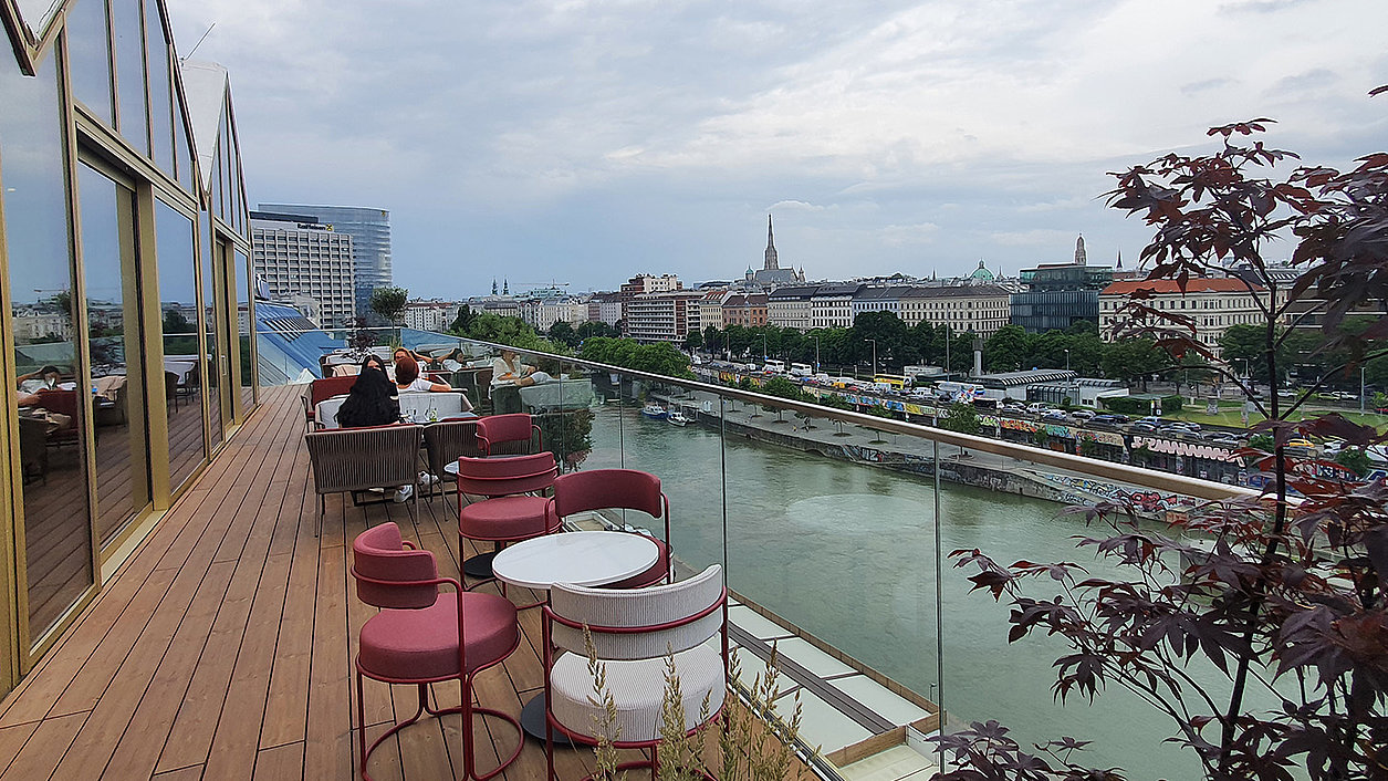 Terrasse vom "Radisson RED"