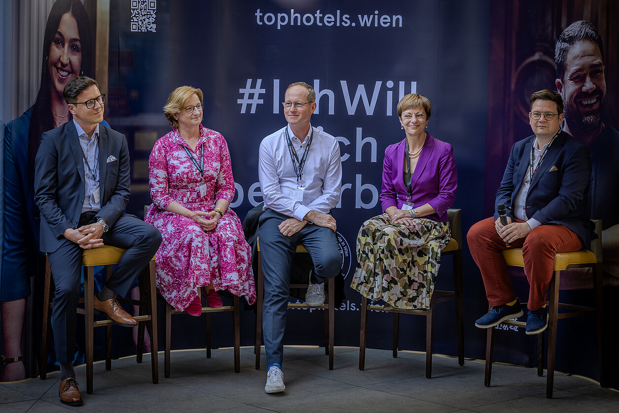 General Managers von 5-Sterne-Hotels am Podium