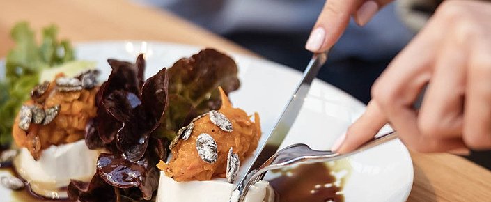 Lieblingsklimateller: Schafkäsegupferl mit Kürbischutney